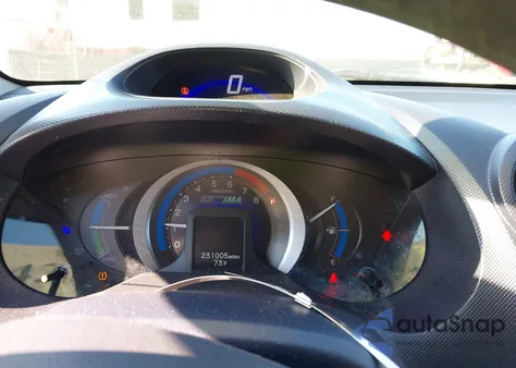 2010 Honda Insight Lx z USA, uszkodzony, nr VIN JHMZE2H51AS014899